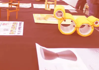 “Muebles a escala”